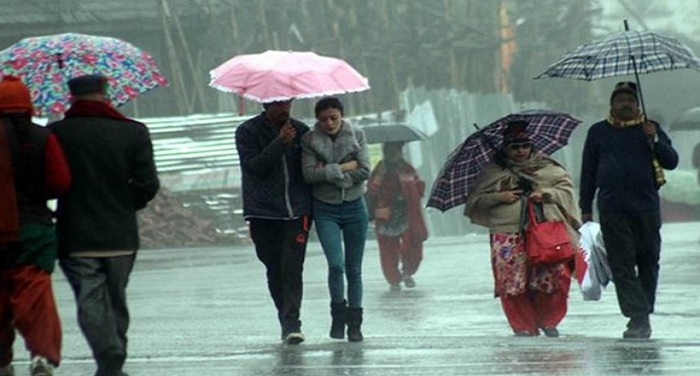 rain उत्तराखंड में मौसम हुआ सुहावना, राजधानी में पड़ रही हैं फुहारें