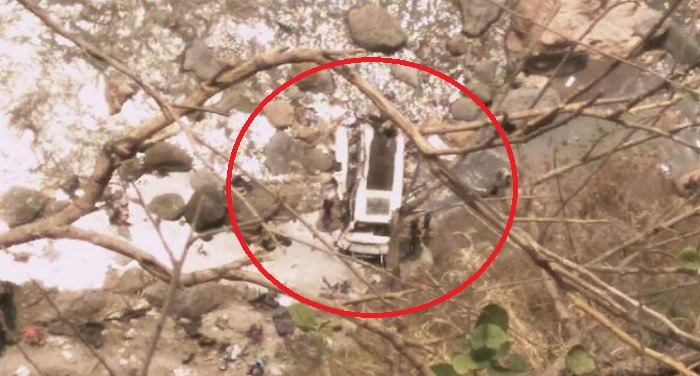 accident हिमाचल में यात्रियों से भरी बस नदी में गिरी, 44 लोगों के मरने की आशंका