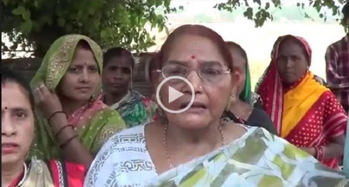 hardoi 9 महिलाओं ने शराब बंदी के खिलाफ सदर सांसद को सौंपा ज्ञापन