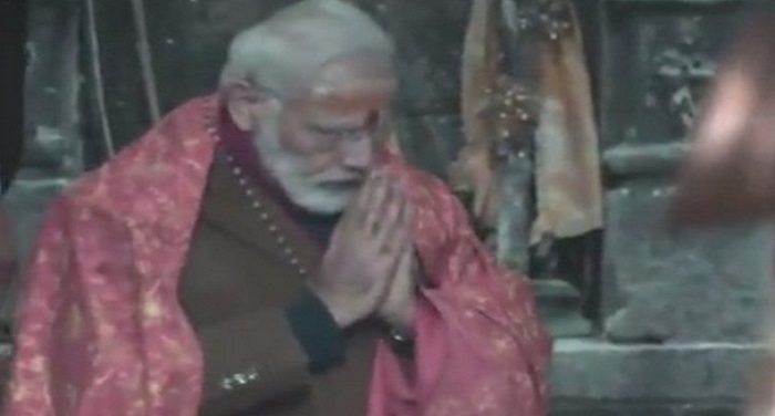 modi kedarnath 3 7 भगवान केदारनाथ के दर पर पीएम मोदी ने की 'शिव साधना'