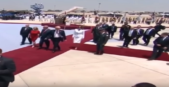 कपरतक इजराइल दौरे के दैरान ये क्या कर बैठी राष्ट्रपति डोनाल्ड ट्रंप की पत्नी, वीडियो हुआ वायरल