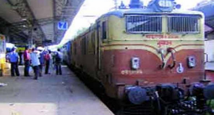 Untitled 179 निजामुद्दीन, उदयपुर की ओर जाने वाली ट्रेन जाट आंदोलन के कारण निरस्त