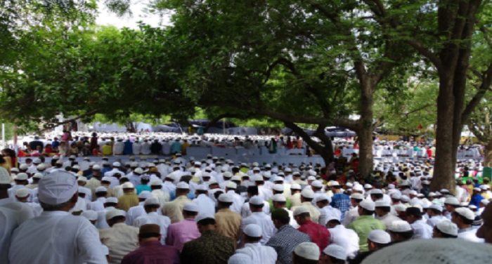 eid पंजाब में छाई ईद की खुशियां लोगों ने अता की ईद की नमाज