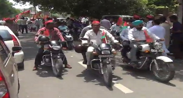 sppa अंतराष्ट्रीय योग दिवस पर सपाइयों की मोटरसाइकिल रैली : मेरठ