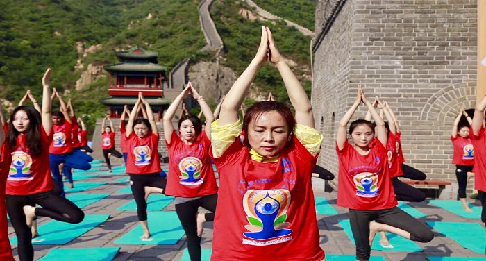 yoga1 अन्तर्राष्ट्रीय योग दिवस पर विशेष: योग, योगी और पीएम मोदी