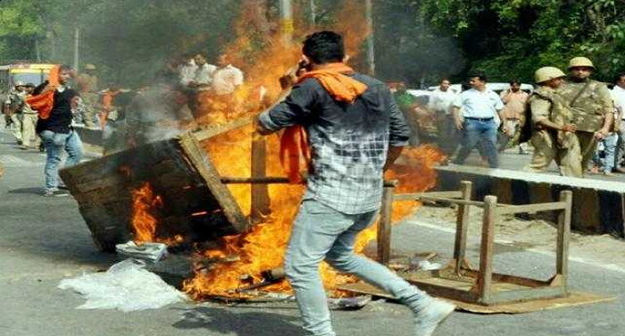 हिंसा सहारनपुर हिंसा में बीजेपी सासंद के भाई पर शिकंजा, सभी आरोपी हुए अंडरग्राउंड