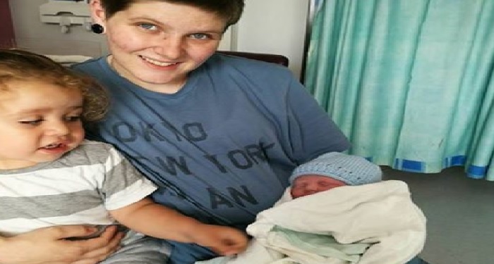 gfhj OMG: ब्रिटेन में एक पिता ने दिया बच्ची को जन्म