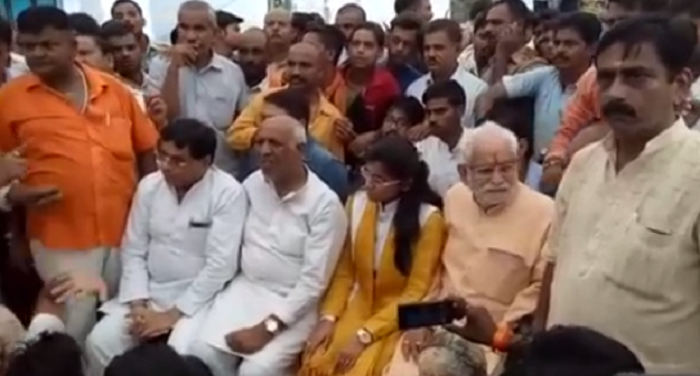 BJP MLA, sitting, on strike, against, police Inspector, CUG no.,keshav prashad morya