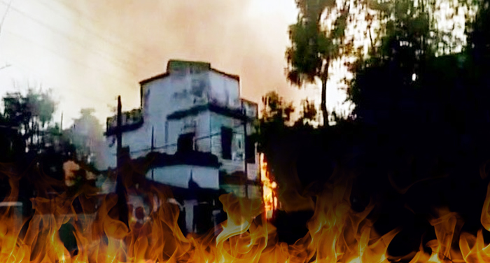 fire in jharkhand झारखंड में अवैध पटाखा फैक्ट्री में लगी आग, 8 की मौत