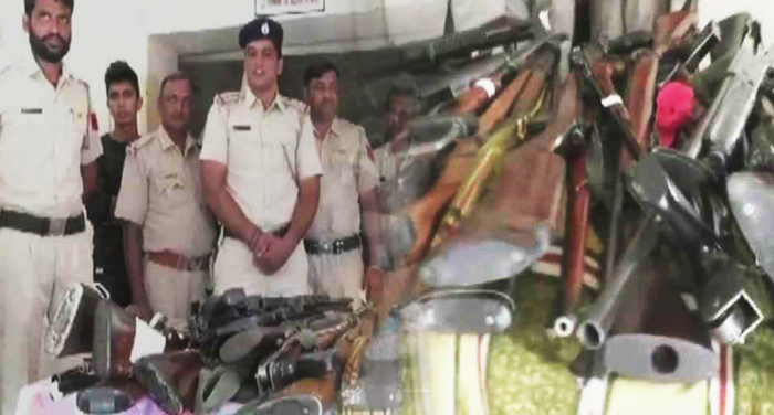 ram rahim डेरे से मिला हथियारों का जखीरा, पुलिस ने किए जब्त