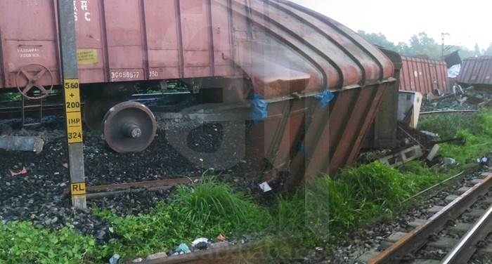 train accident रेल हादसा: ओडिशा में मालगाड़ी के 16 डिब्बे पटरी से उतरे, किसी के हताहत होने की खबर नहीं