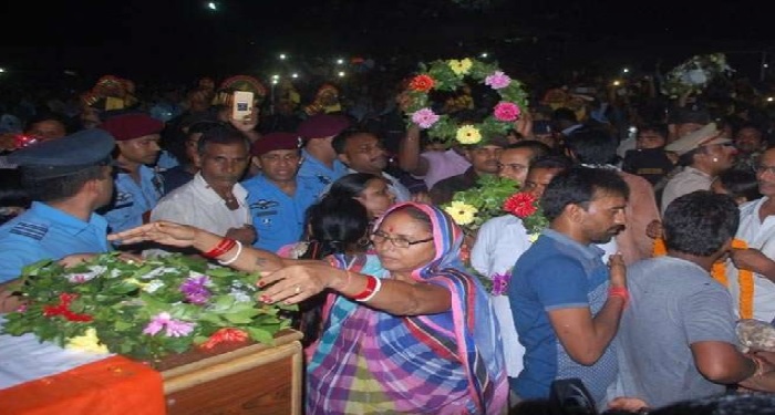 nilesh martyr Funeral