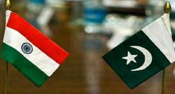 439858 india pak flag भारत ने की भूकंप की भविष्यवाणी, पाकिस्तान में जारी हुआ अलर्ट