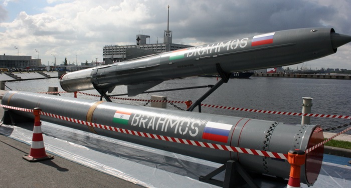 Brahmos भारतीय सेना की बढ़ेगी ताकत, सुखोई विमान से दागी जा सकेगी ब्रह्मोस मिसाइल