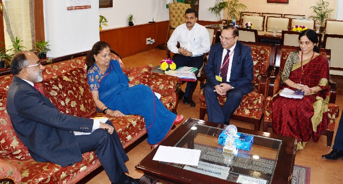 CM RAJE पर्यटन को बढ़ावा देने के लिए सीएम राजे और केन्द्रीय पर्यटन मंत्री की हुई मुलाकात