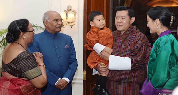 bhutan1 सोशल मीडिया पर वायरल हो रही हैं भूटान के नन्हे राजकुमार की ये तस्वीरें