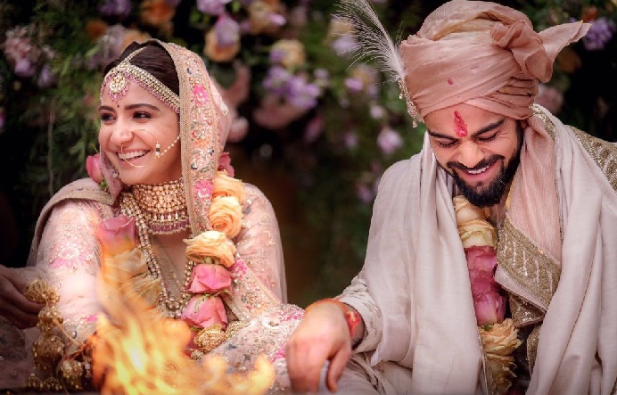 Virat Kohli and Anushka Sharma4 ट्विटर पर विराट और अनुष्का ने शेयर की शादी की तस्वीरों और मैसेज