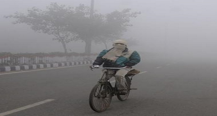 fog 2253033g बिहार: शीतलहर की चपेट में पूरा प्रदेश, ठिठुरन के कराण 10 लोगों की मौत