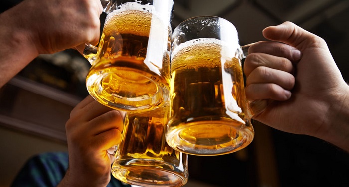 alcohol रिसर्च : अच्छी सेहत चाहते हैं तो रोज़ पियें बीयर, हुआ खुलासा