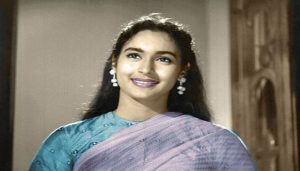 nutan 2 जानिए कैसी थीं बॉलीवुड की पहली मिस इंडिया नूतन जिन्हें देखकर अमिताभ गिरते-गिरते बचे थे..